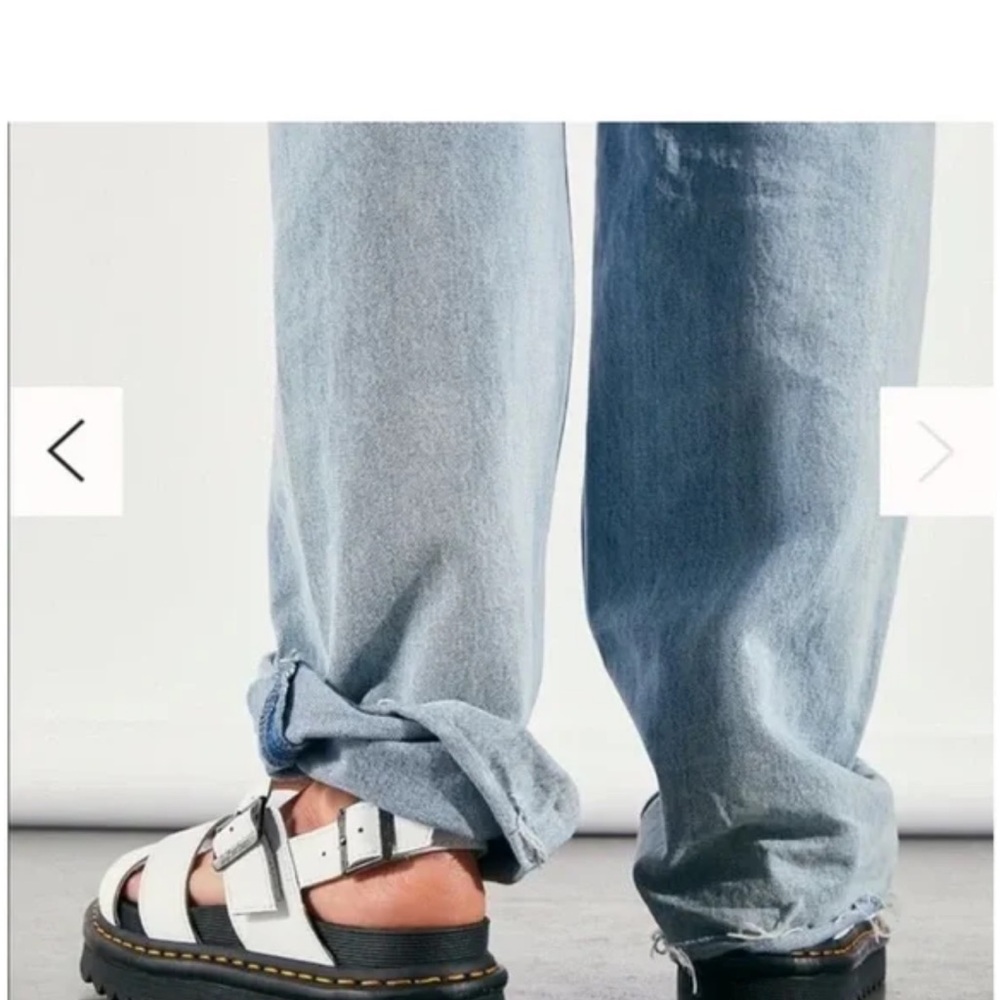 Dr. Martens Voss II White Hydro Leather Platform Sandals Free People Sz 6